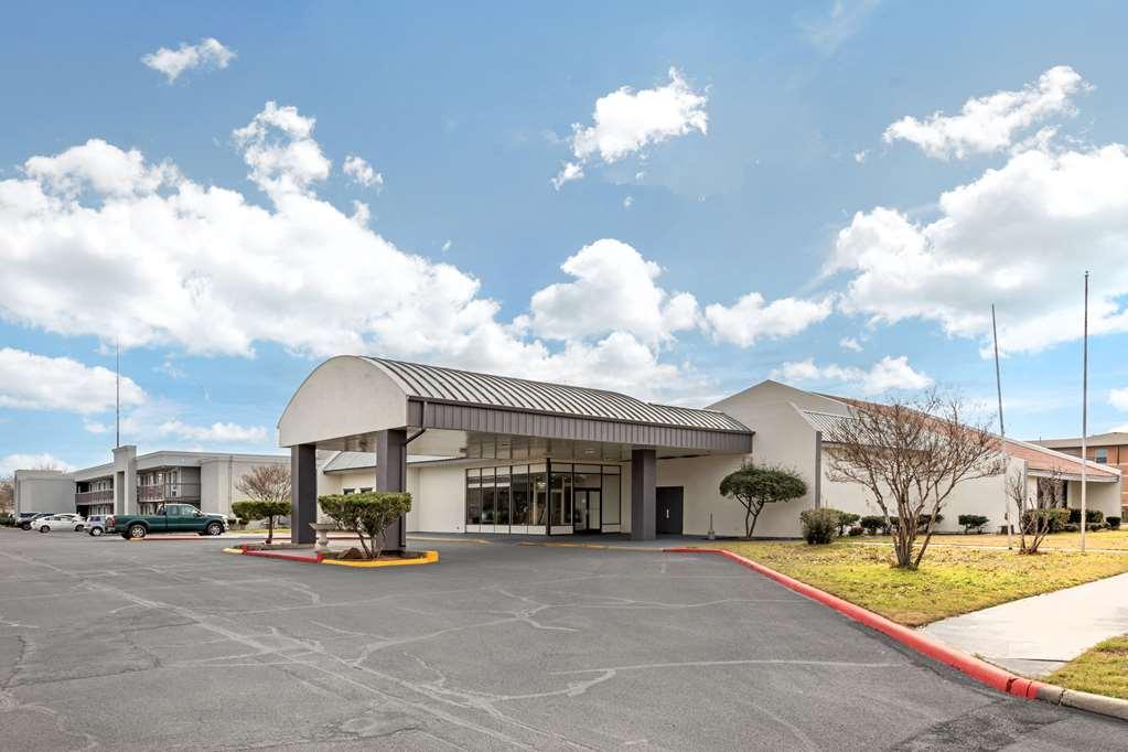 Suburban Studios Gainesville Exterior photo