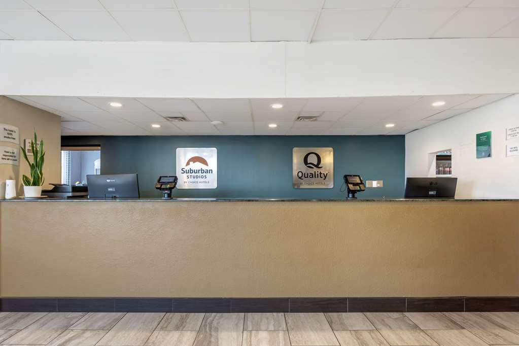 Suburban Studios Gainesville Interior photo