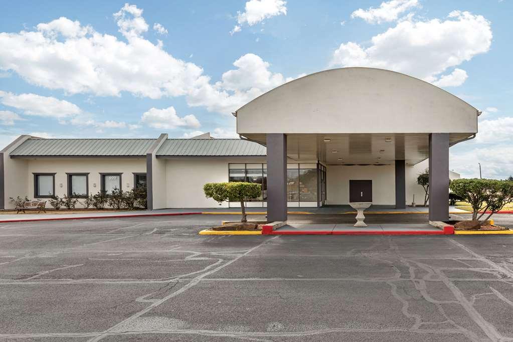Suburban Studios Gainesville Exterior photo